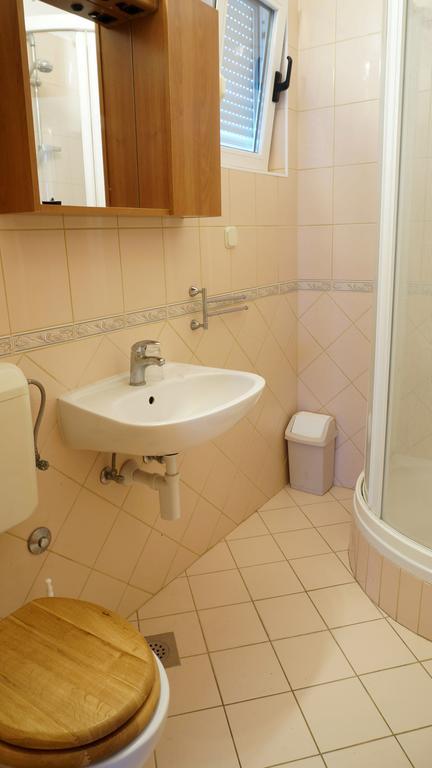 Villa Dvorine Tisno Rom bilde