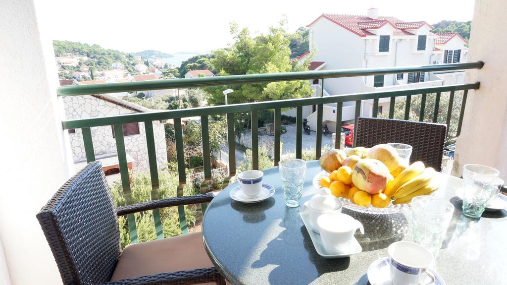 Villa Dvorine Tisno Rom bilde