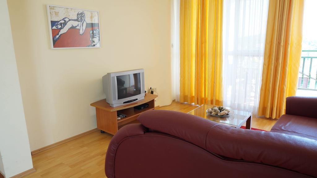 Villa Dvorine Tisno Rom bilde