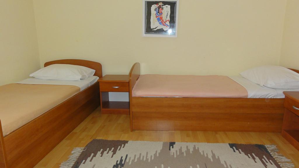Villa Dvorine Tisno Rom bilde